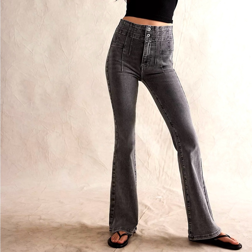 🌻🆕FREE PEOPLE We The Free Jayde Flare Jeans-Ridge Grey color-Size 27 - Picture 7 of 16